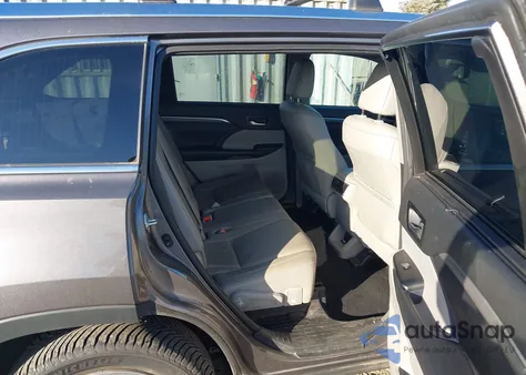 2017 Toyota Highlander Limited z USA, uszkodzony, nr VIN 5TDDZRFH2HS422546